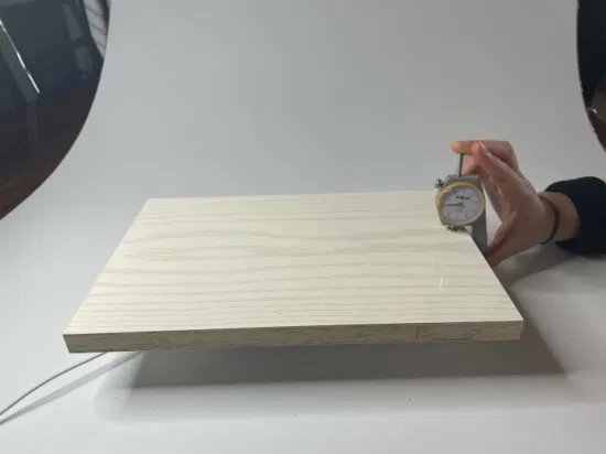 Panneau laminé blanc 18 mm en bois dur de pin avec mélamine pour meubles
